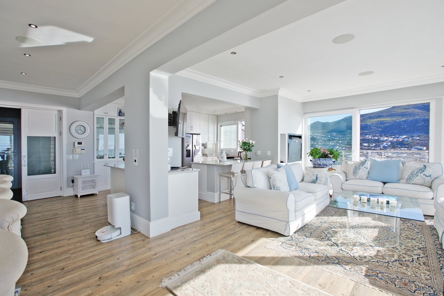 7 Bedroom Property for Sale in Cairnside Western Cape